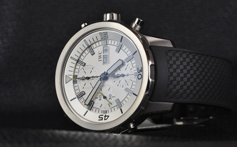 萬國手表專修點(萬國手表的表帶過緊了)