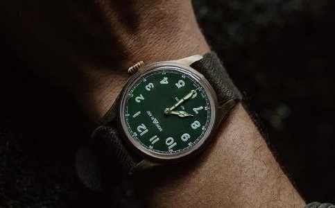 萬寶龍官網(wǎng)客服電話(萬寶龍手表磕碰后的正確處理)